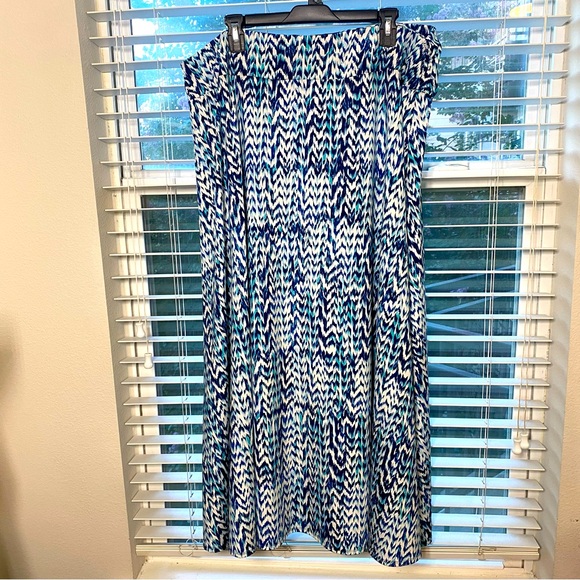 Robert Louis Blue Snakeskin 3X Flared Hem Maxi Skirt with Attached Belt, Preown - Picture 2 of 7